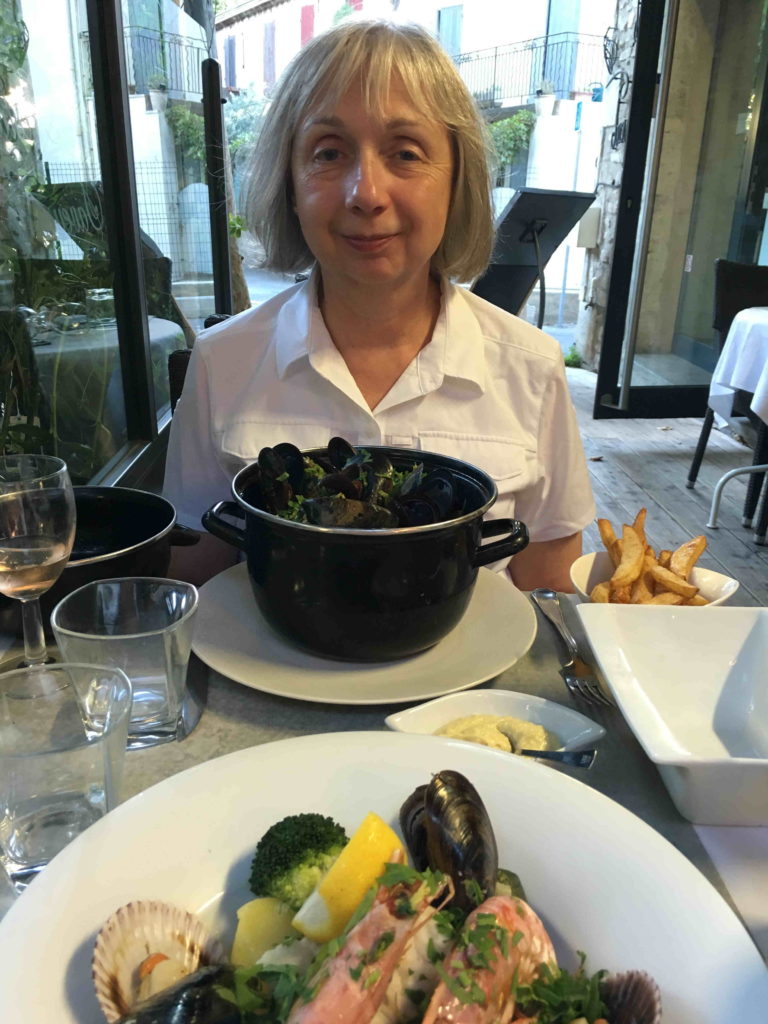 Me and my mussels. Julian's aïoli is in the foreground.